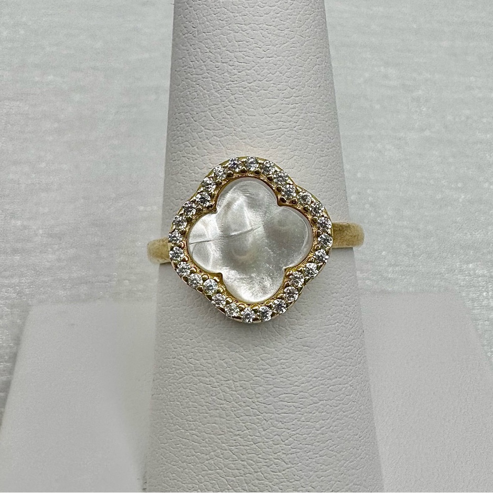 S925 Emma Gold Mother of Pearl Pavé Clover Ring - Picture 3 of 4